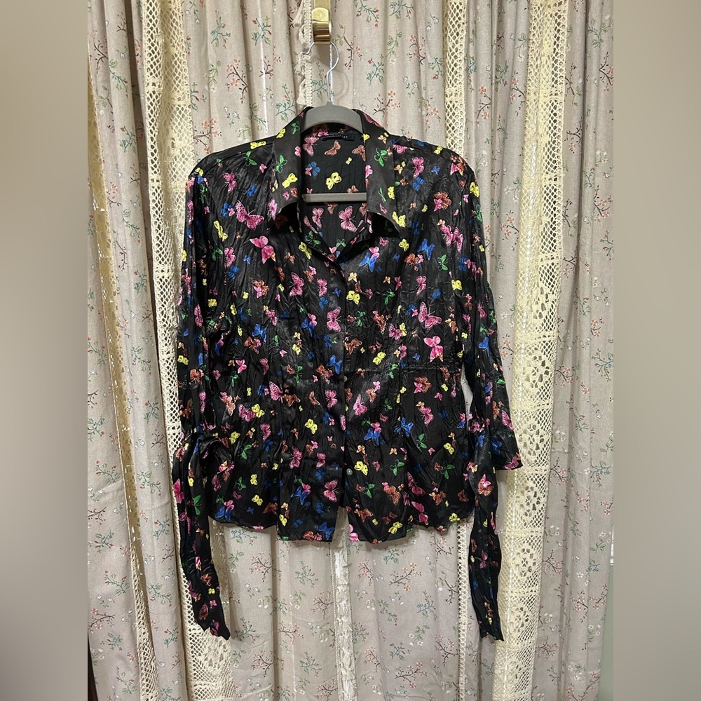 3/$30 Le Caviar‎ Butterfly Crinkle Button Down Blouse Size XL